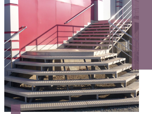 Лестницы для магазина в Борзе — изготовление и монтаж