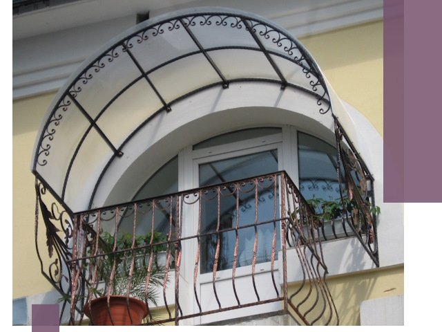 Козырьки над балконом в Борзе — изготовление и монтаж